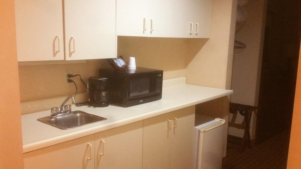 Best Value Inn & Suites パリーサウンド エクステリア 写真
