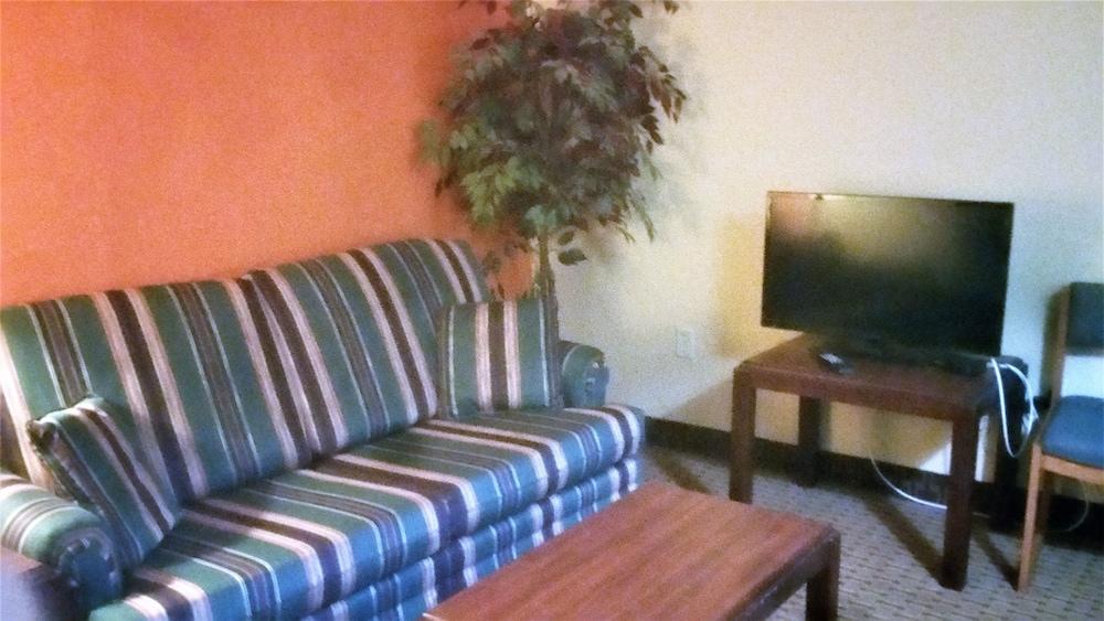 Best Value Inn & Suites パリーサウンド エクステリア 写真