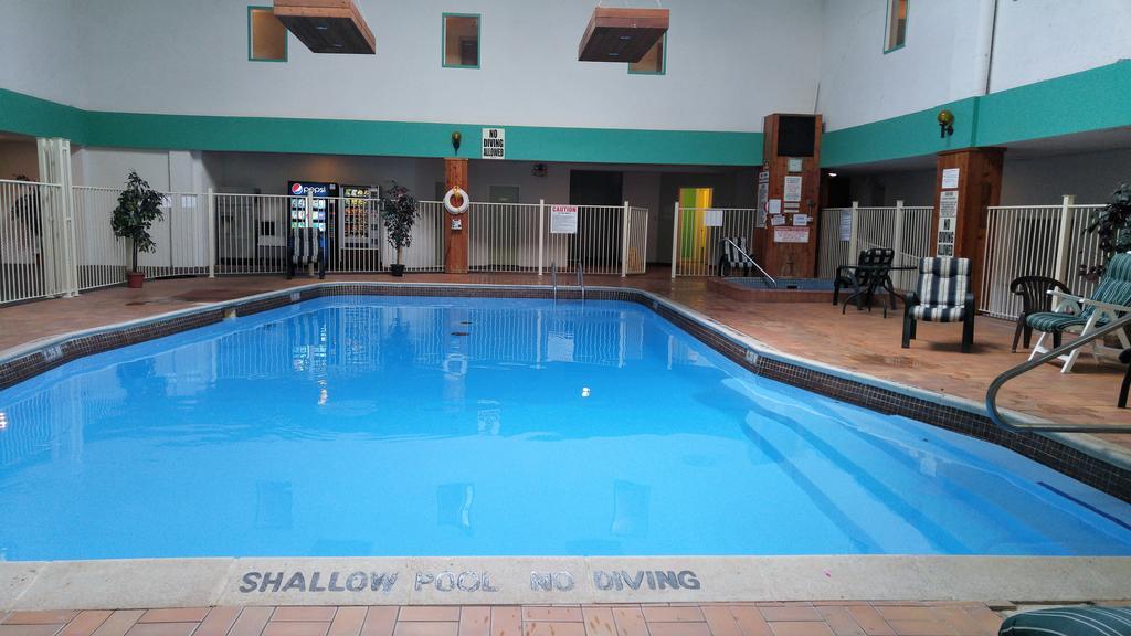 Best Value Inn & Suites パリーサウンド エクステリア 写真
