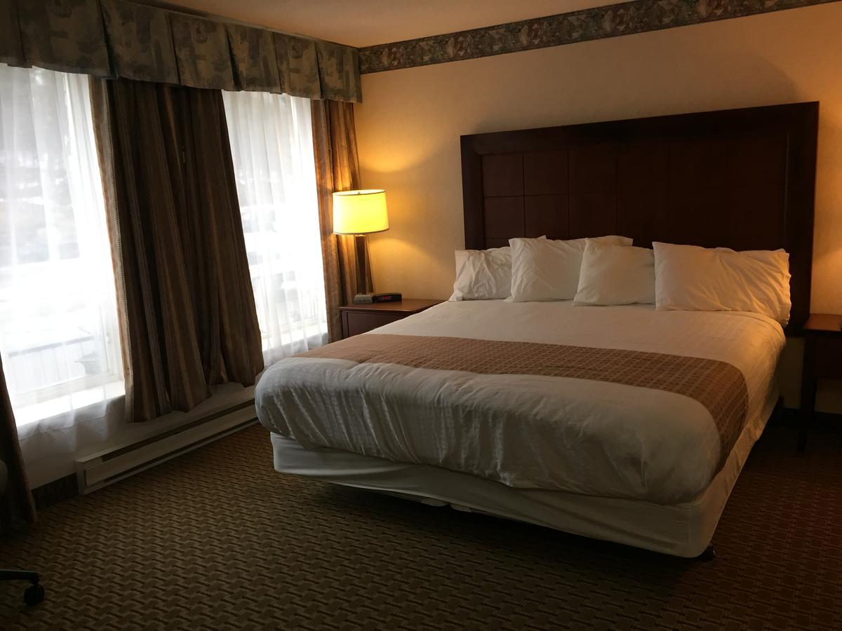Best Value Inn & Suites パリーサウンド エクステリア 写真