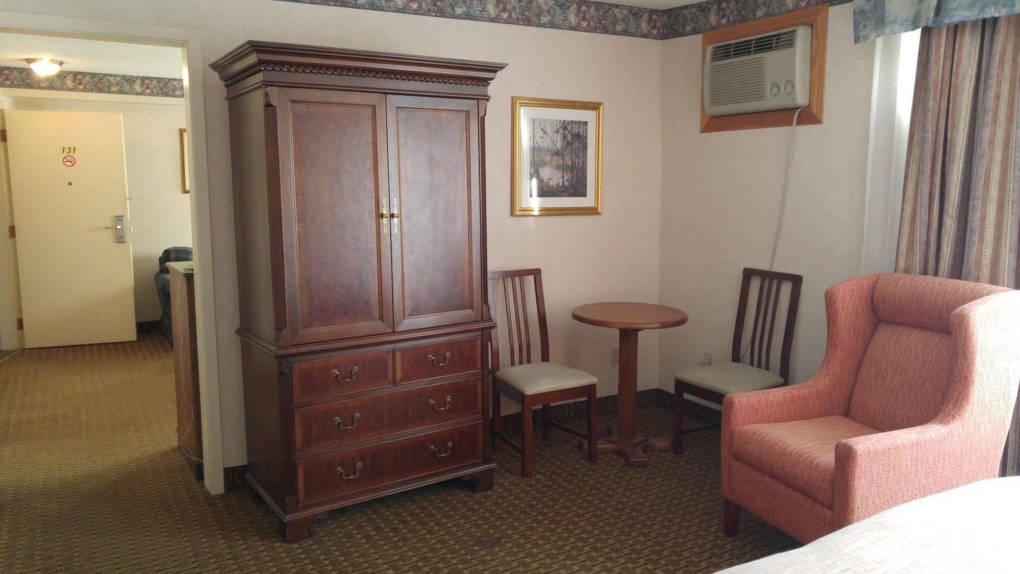 Best Value Inn & Suites パリーサウンド エクステリア 写真
