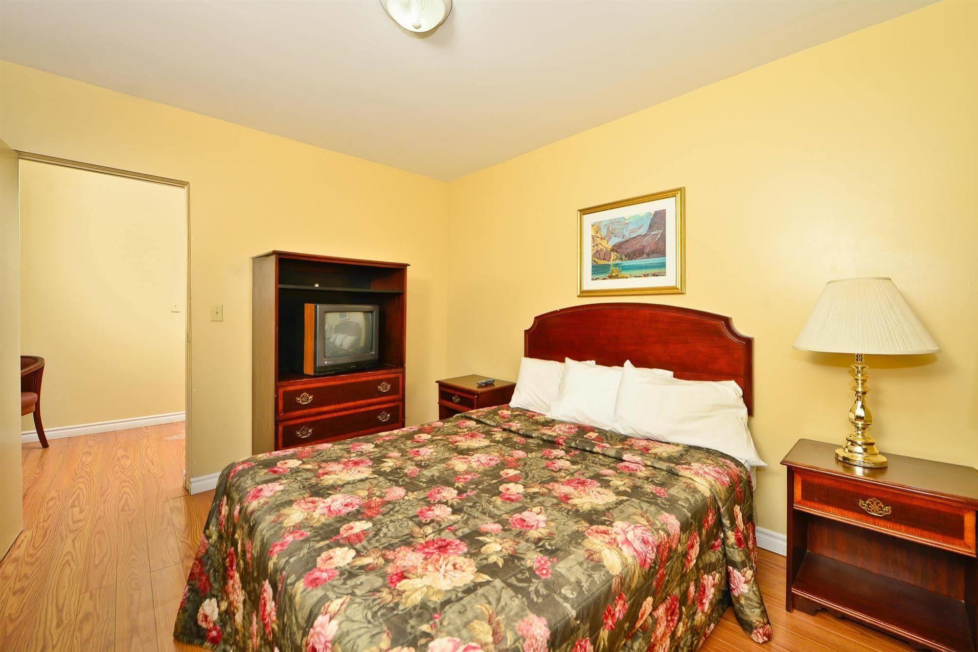 Best Value Inn & Suites パリーサウンド エクステリア 写真